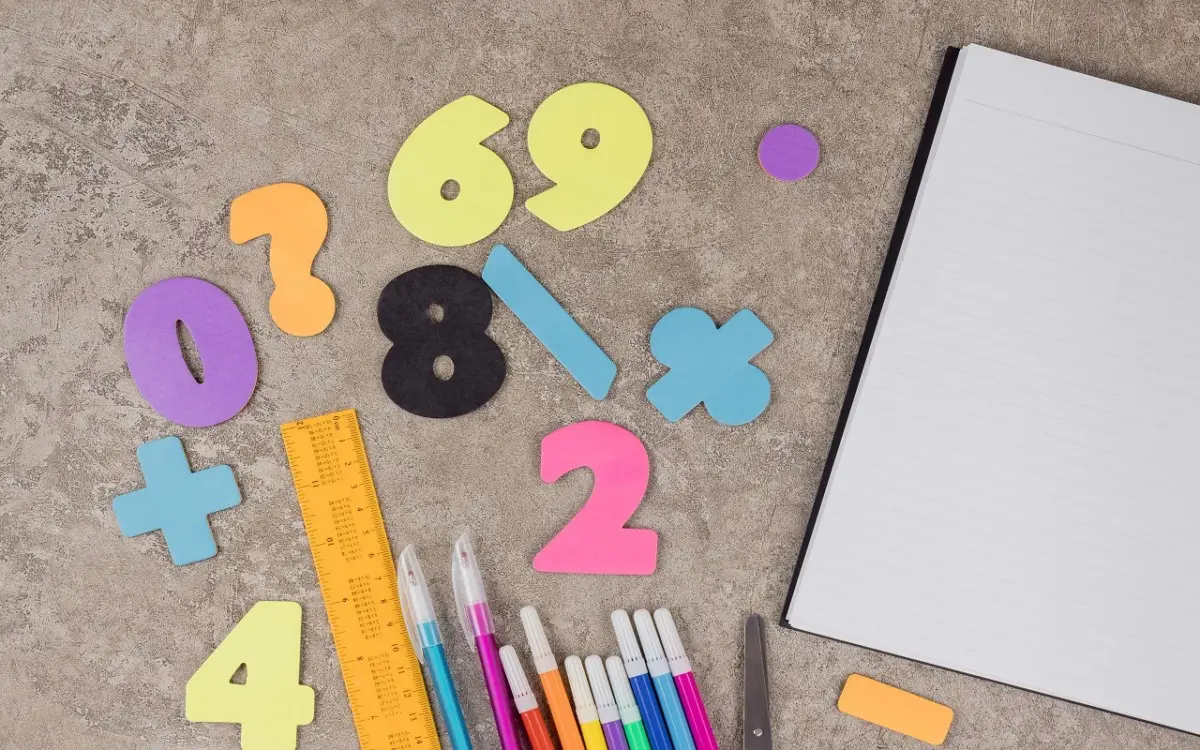 Hai 10.000 euro da parte? Ecco quanti anni puoi viverci davvero secondo la matematica